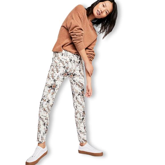 Free People High-Rise Printed Corduroy Pants SIZE 26 White Floral Trousers - Picture 3 of 11